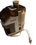 "juice Tiger" Fruit & Vegetable Extractor Model 204-SP / Circa 1992. Fixed Price $20.00.