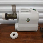 Life Choice Slow Masticating Vegetable Juicer Model LC-9000 Tested Works!. Fixed Price $63.00.