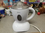 Oster 3186 Citrus & Serve 25OZ Automatic Juicer White Compact Size. Fixed Price $25.00.