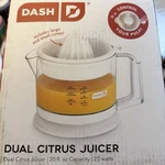 Dash Compact Electric Citrus Juicer Extractor New. Fixed Price $12.00.