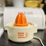 Waring Mighty Squeeze Electric Citrus Juicer Vintage Orange & White Model 11JC21. Fixed Price $34.00.