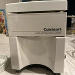 Cuisinart JE-4 Die-cast Juice Extractor White Juicing, Summer Drinks. Fixed Price $39.00.