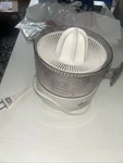 Oster Electric Citrus Juicer Working Automatic 20 Oz. Natural MDL.4140-08B. Fixed Price $20.00.