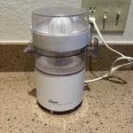 Vintage Oster Citrus Juicer Designer 4100-18A Works. Fixed Price $22.00.