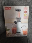 Dash Deluxe Compact Cold Press Power Juicer, Easy To Clean With Brush- Aqua. Fixed Price $12.00.