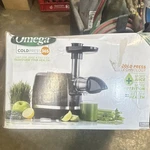 Omega Cold Press 365 H3000D Slow Juicer Black For Fruits & Veg. Fixed Price $29.99.