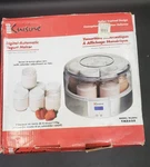 Euro Cuisine YMX650 Digital Automatic Yogurt Maker. Fixed Price $26.38.