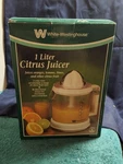 Citrus Juicer Electric White Westinghouse 1 Liter Capacity, Original Box. Fixed Price $23.00.