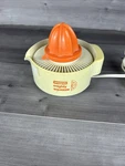 Waring Mighty Squeeze Electric Citrus Juicer Vintage Orange & White Working. Fixed Price $24.99.