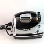 Omega 8006 Juice Extractor Nutrition System No Accessories Base Motor Only. Fixed Price $17.99.