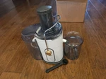 Beautiful 5-SPEED 1000W Electric Juice Extractor By Drew Barrymore Preowned. Fixed Price $90.00.
