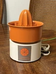 Electric Orange Other Citrus Fruit Juicer Vintage Dominion By Hamilton Beach. Fixed Price $15.00.