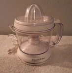 Proctor Silex Juicit 34 Oz. Citrus Juicer Model 66332R Dual Reamers & Pulp. Fixed Price $25.00.