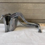 Wear-ever Aluminum Citrus Juicer Manual Press Alcoa Pat 1886250 Vintage. Fixed Price $18.86.