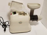 Tribest Solo Star-ii SS-9002 Single Auger Juice Extractor. Fixed Price $129.95.