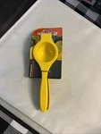 Imusa Yellow Lemon Lime Citrus Aluminum Hand Press Squeezer W/ Metal Hanger. Fixed Price $9.99.