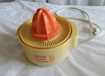 Waring Mighty Squeeze Electric Citrus Juicer Vintage And Working. Fixed Price $15.00.