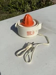 Vintage Waring Mighty Squeeze Citrus Juicer Electric Orange. Fixed Price $39.99.