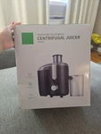 Centrifugal Juicer JE2003 Fruits And Vegetables Primium Titanium Blade /black. Fixed Price $40.00.