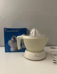 Toastmaster 32 Oz Citrus Juicer With Pulp Adjuster Model #1109 TCJ38. Fixed Price $19.99.