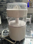 Vtg Oster Citrus Juicer Electric Automatic 4100-08A 14 Oz. Complete White Works. Fixed Price $11.00.