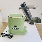 Orfeld Slow Juicer #ZM1513 Mint Green Tested. Fixed Price $39.95.