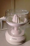 Signature Gourmet Electric Citrus Juicer Press Squeezer Extractor 1-LITER. Fixed Price $34.99.