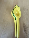 Zulay Kitchen Citrus Press/juicer Manual - Green/ Yellow. Fixed Price $9.00.