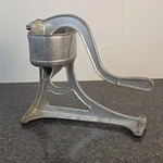 Vintage Universal Aluminum Countertop Citrus Juicer Press Made Usa Kitchen. Fixed Price $22.99.