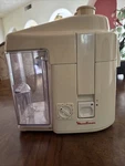 Moulinex Centrifugal Extractor Juicer Model 753 With Instruction Booklet. Fixed Price $42.00.
