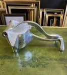 2015 Zulay Kitchen Manual Juicer Heavy Duty Cast Aluminum Food Squeeze Press. Fixed Price $24.00.