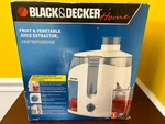 New 2007 Black & Decker Home Health Fruit Vegetable Juice Extractor JE2060. Fixed Price $39.99.