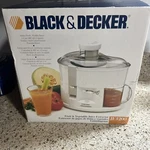 Black+decker JE1200 200-WATT Fruit Vegetable Juicer Extractor New Open Box. Fixed Price $19.99.