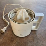 Braun Citromatic Vintage 1980'S Electric Citrus Juicer Type 4173. Works Well.. Fixed Price $25.00.